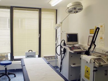 Hautarzt in Wiesbaden Praxisraum