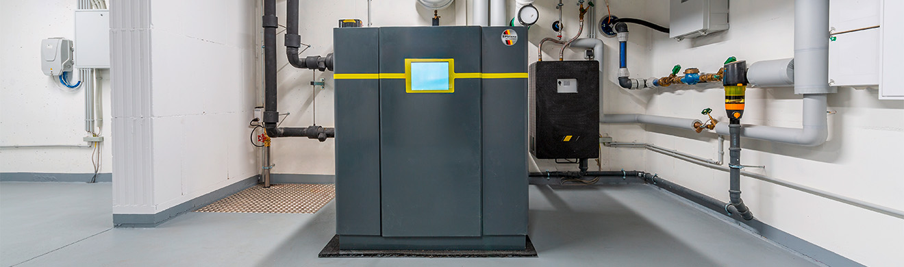 Moderne Wärmepumpe im Heizungskeller für effizientes Heizen und nachhaltige Wärmeversorgung beim Wärmepumpe kaufen in Wiesbaden